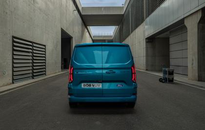 Ford E-Transit Custom: Έτοιμο να ενισχύσει την παραγωγικότητα στις επιχειρήσεις